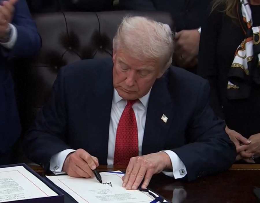 特朗普：我们又收到了伊朗的“礼物”