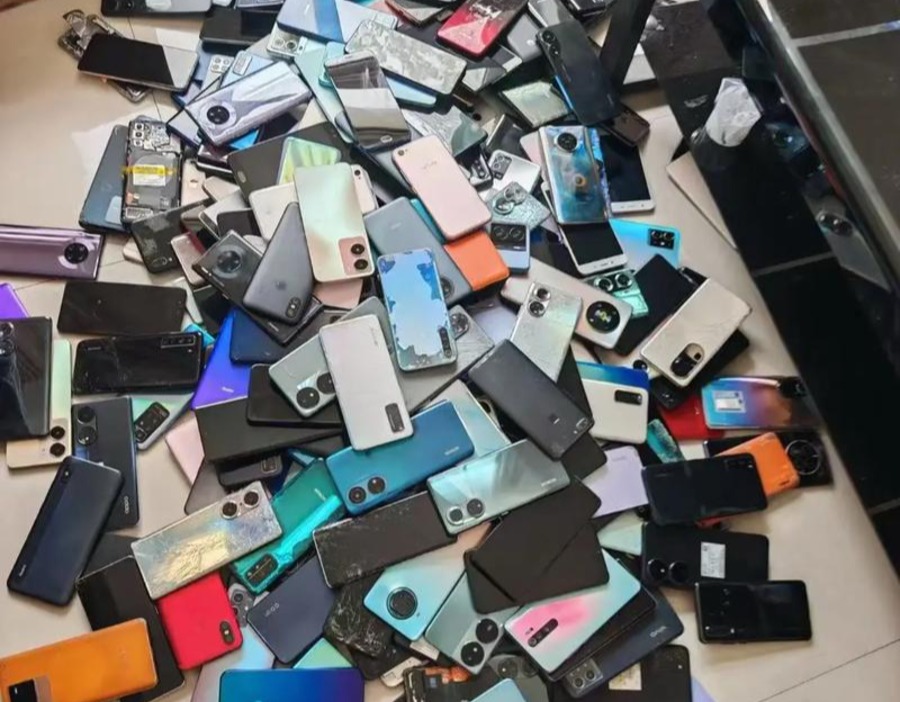 从“暴涨”到“崩盘”？旧手机回收价格巨震原因起底 