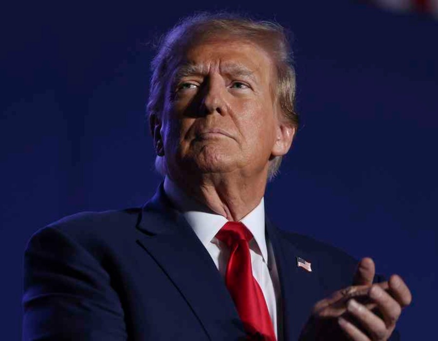 特朗普称伊朗新政权总统请求停火