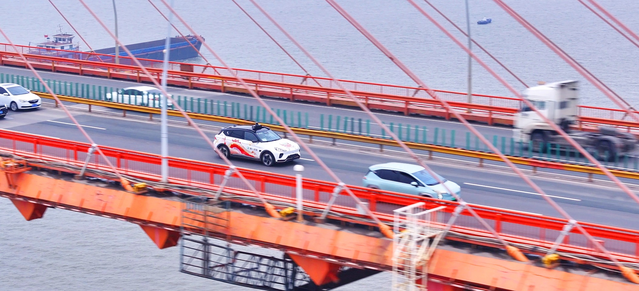 萝卜快跑“趴窝”的秘密：网“卡”了