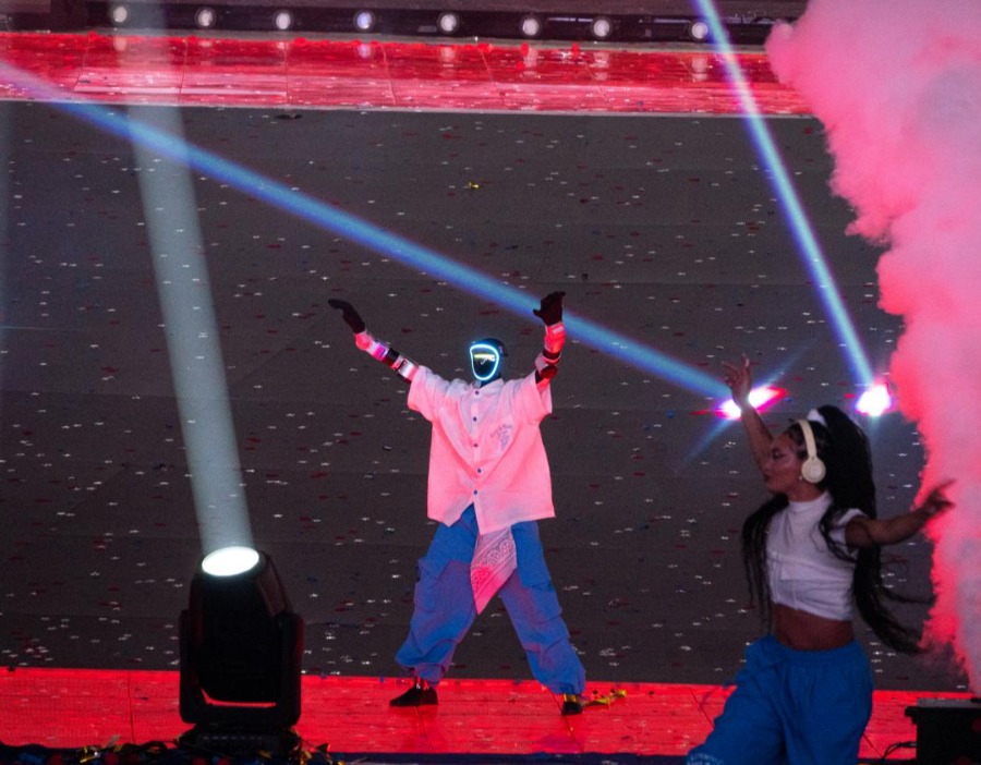 顶流艺人、国家级场馆、16场连跑稳定交付，天九领航验证机器人演艺平台级商业价值