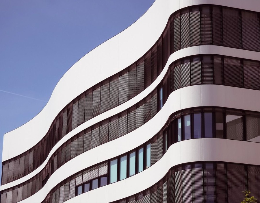 绿城中国回应天鸿地产举报：已报警处理，相关争议正在法院审理阶段