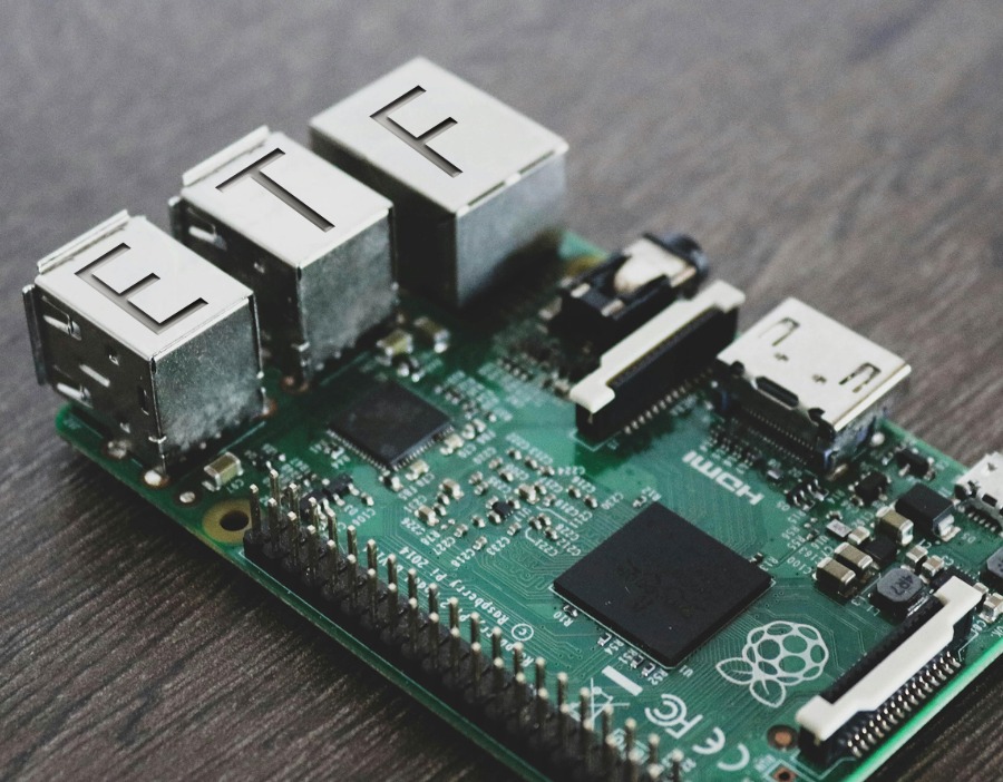 自主可控+涨价周期双轮驱动，芯片板块再次活跃，关注相关板块配置价值