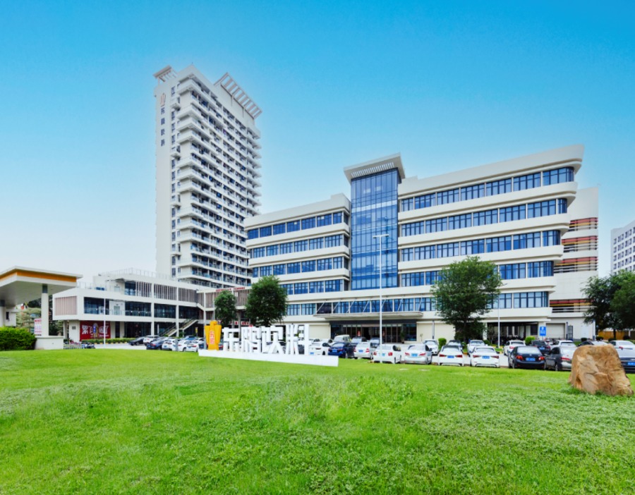 东鹏饮料上市近5年，林氏家族一股未减