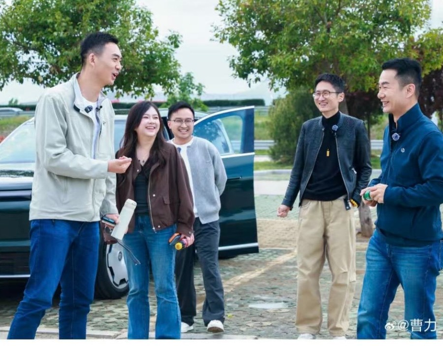 零跑D19直播出现显示异常，官方回应为“渲染小bug”