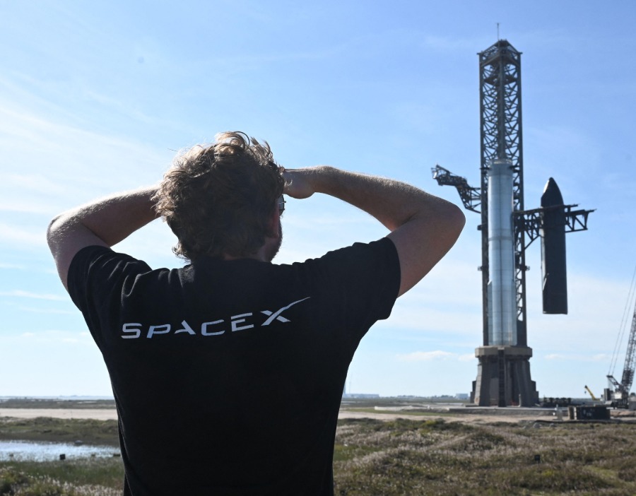 SpaceX警告投资者芯片供应风险与巨额资本支出，称拟自产GPU