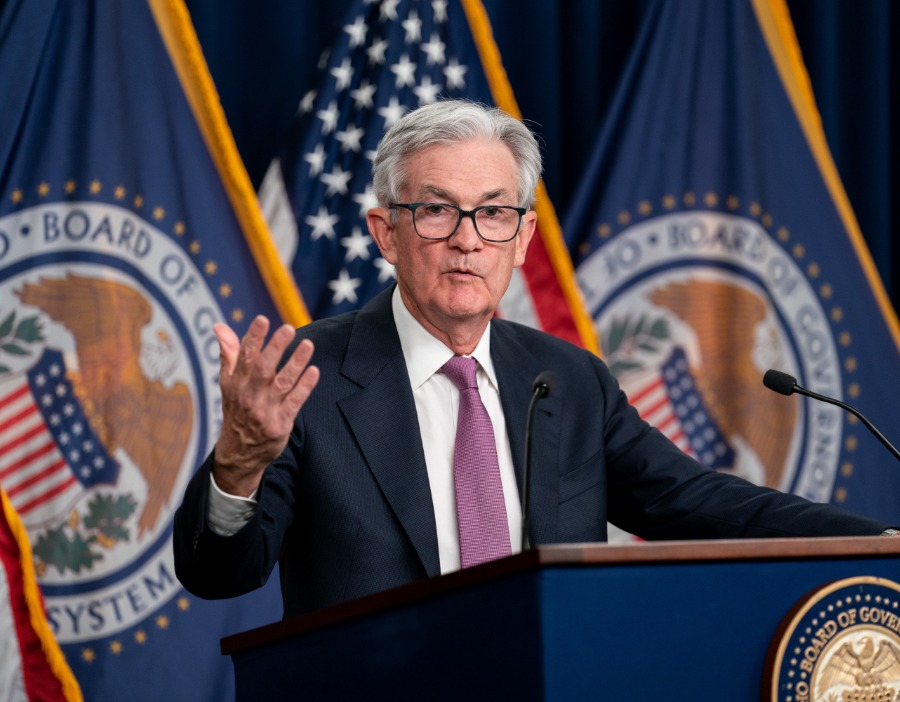 美国总统与美联储主席的最后交锋：特朗普讽刺鲍威尔“找不到工作”