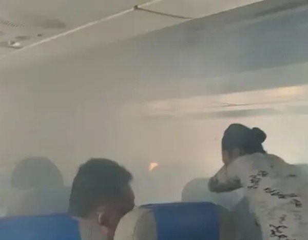 天津航空一航班冒浓烟，充电宝3C认证新规再引关注，夏航季飞行高峰已至 