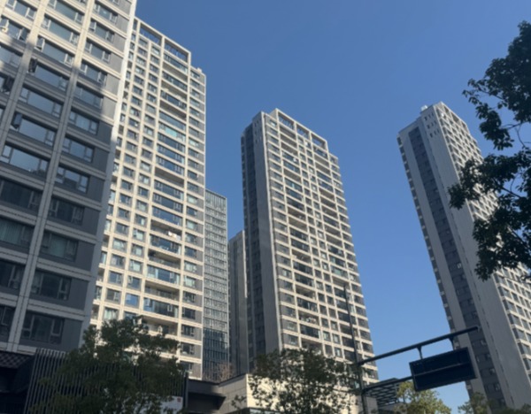 上半年中国房地产企业交付规模排行榜出炉，绿城中国、保利发展、龙湖集团居前三