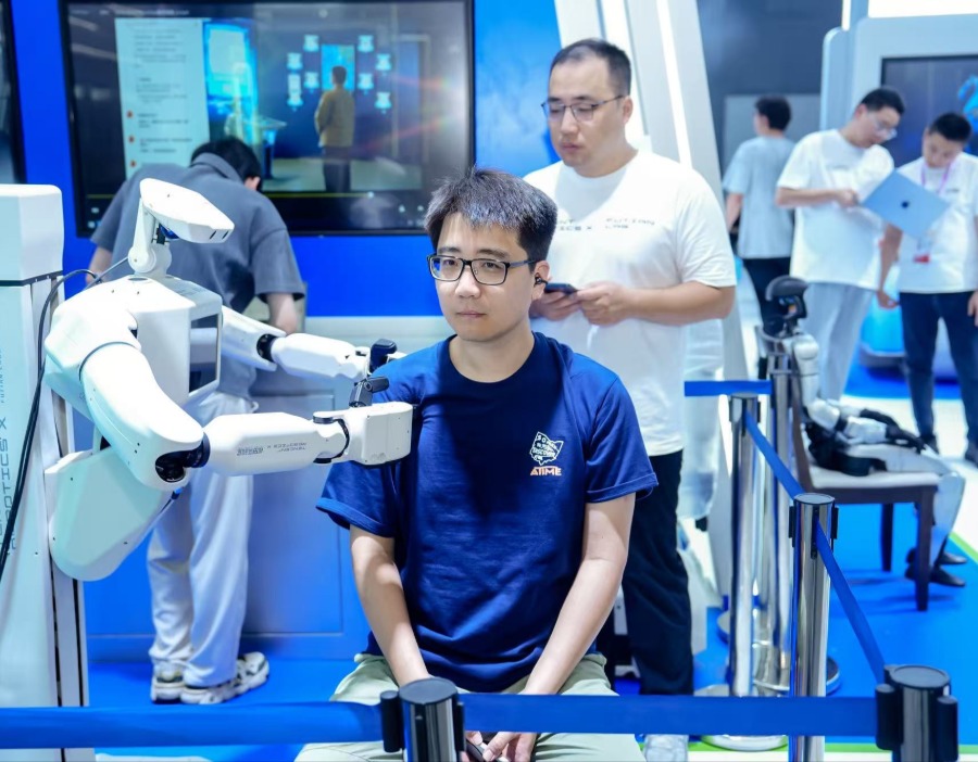 WAIC2026访谈 | 腾讯张正友：我们为什么不造机器人本体，只造大脑