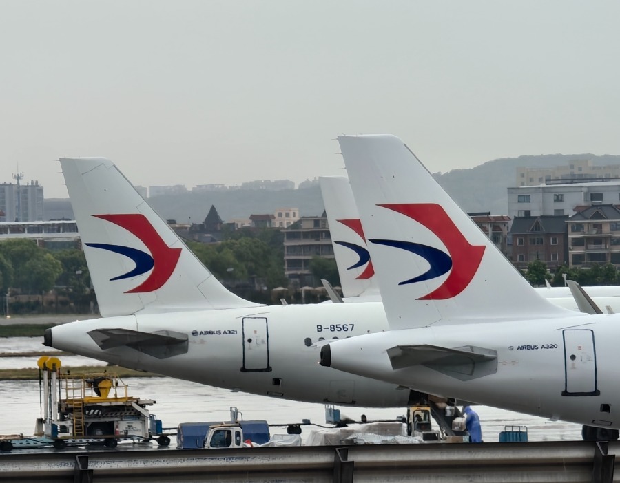 我国航空公司定期航线超1000条