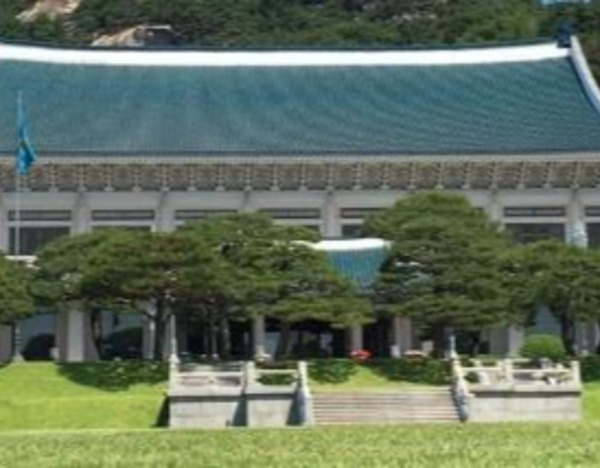 韩国总统室政策室长金容范遭刑事举报，涉嫌指示推出单只个股杠杆ETF