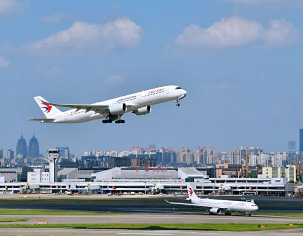 东方航空：8月5日起国内航线燃油附加费再次下调
