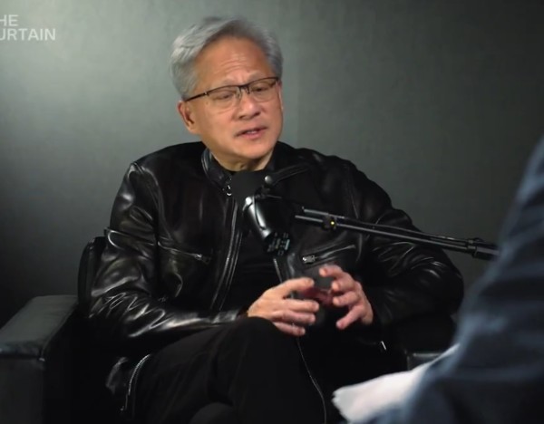 黄仁勋发表最新署名文章：NVIDIA AI工厂计算正成为可投资资产类别