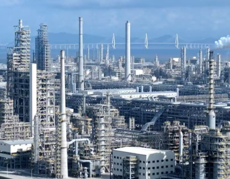油价之外，石化景气正向产业链扩散：炼化利润、龙头业绩与补库信号共振