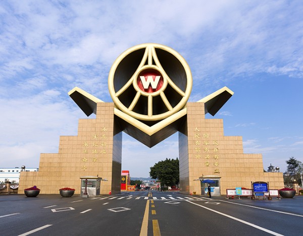 五粮液智能勾包中心尖庄线试生产正式启动