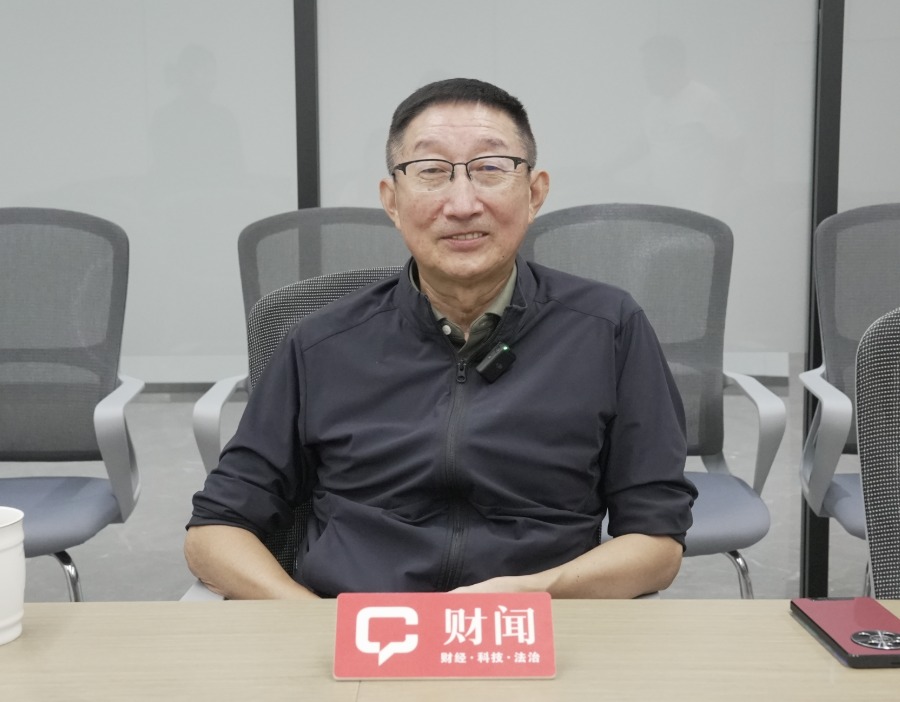 专访科沃斯董事长钱东奇：人形机器人行业仍存在巨大泡沫，先完成商业闭环才是底层逻辑