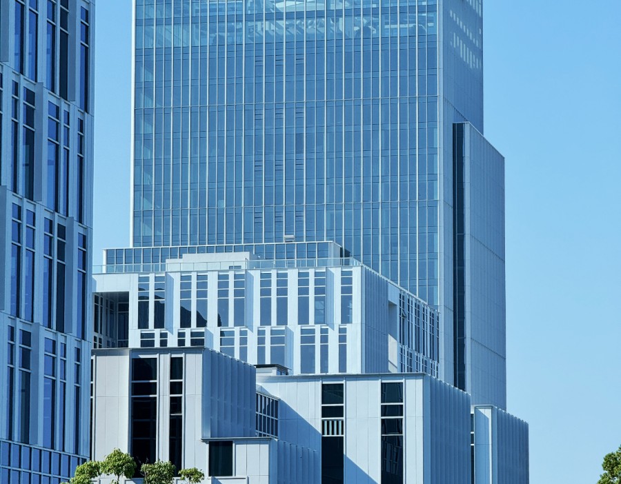 天能股份：董事总经理杨建芬退休离任 聘任杨勇为总经理