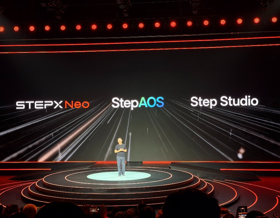 阶跃终端发布智能体手机STEPX Neo，全栈定价3999元