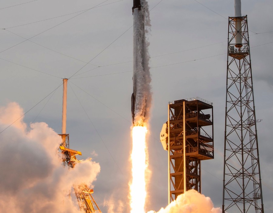 招商证券国际：SpaceX上季业绩全面超预期，因估值偏高维持“减持”评级